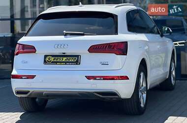 Внедорожник / Кроссовер Audi Q5 2018 в 
