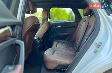 Внедорожник / Кроссовер Audi Q5 2018 в 
