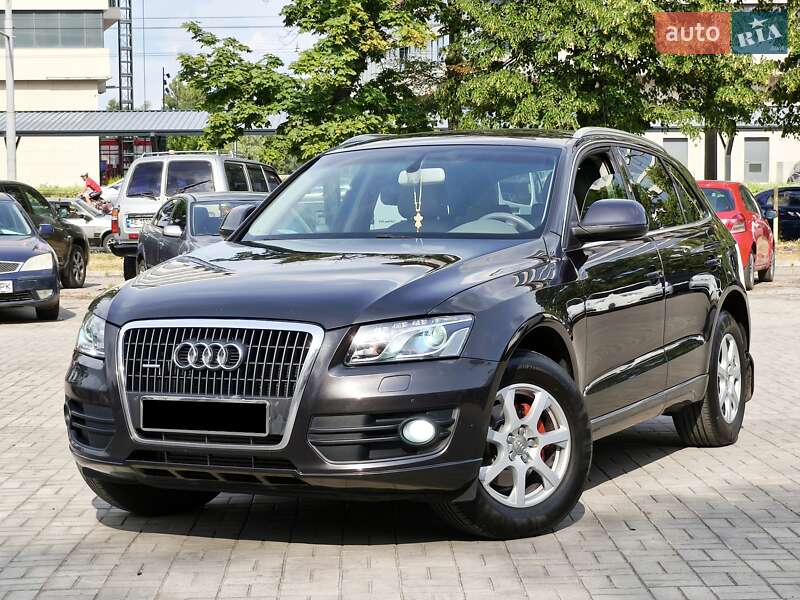 Внедорожник / Кроссовер Audi Q5 2009 в 