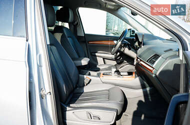 Внедорожник / Кроссовер Audi Q5 2021 в 