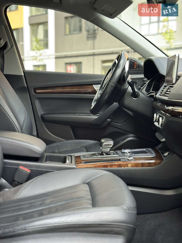 Внедорожник / Кроссовер Audi Q5 2017 в Ровно