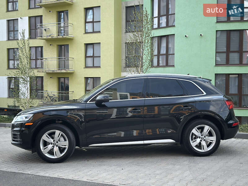 Внедорожник / Кроссовер Audi Q5 2017 в Ровно