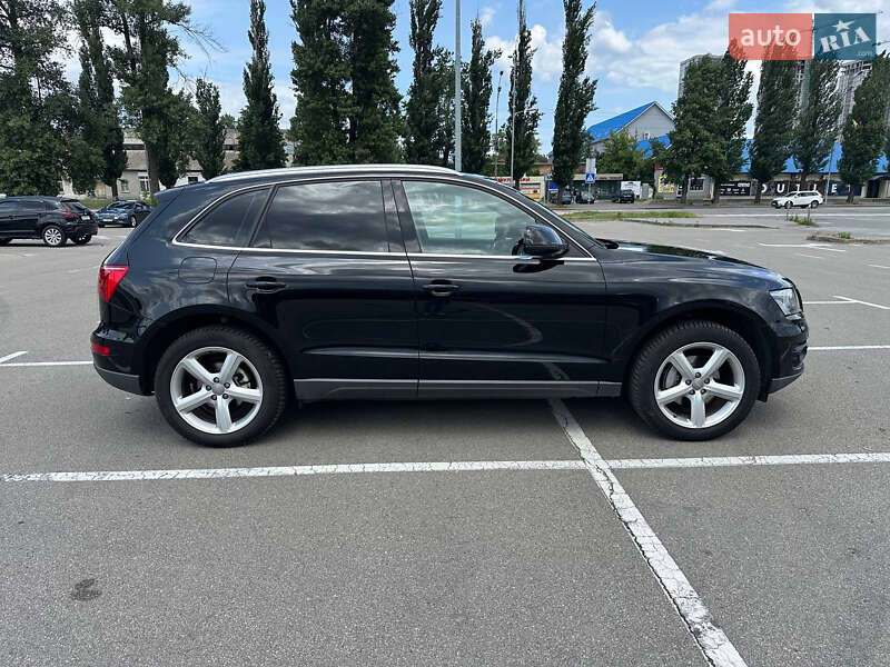 Позашляховик / Кросовер Audi Q5 2011 в Києві