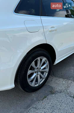 Внедорожник / Кроссовер Audi Q5 2012 в 