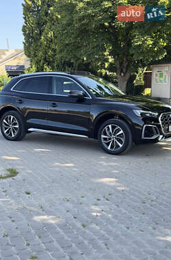 Внедорожник / Кроссовер Audi Q5 2021 в 