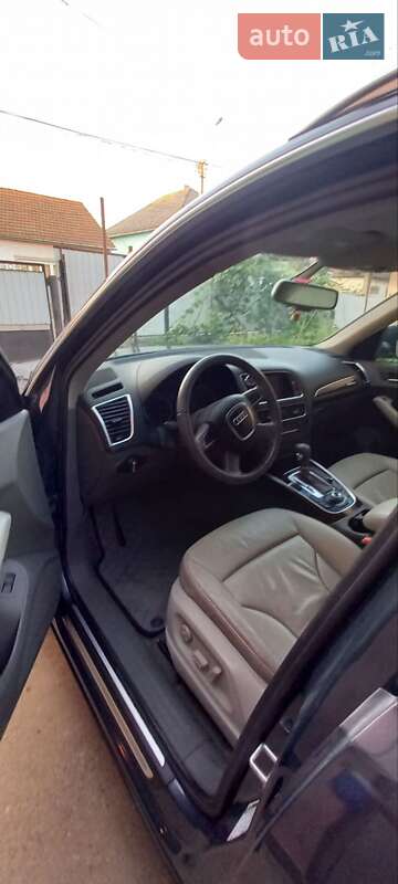 Внедорожник / Кроссовер Audi Q5 2010 в Виноградове