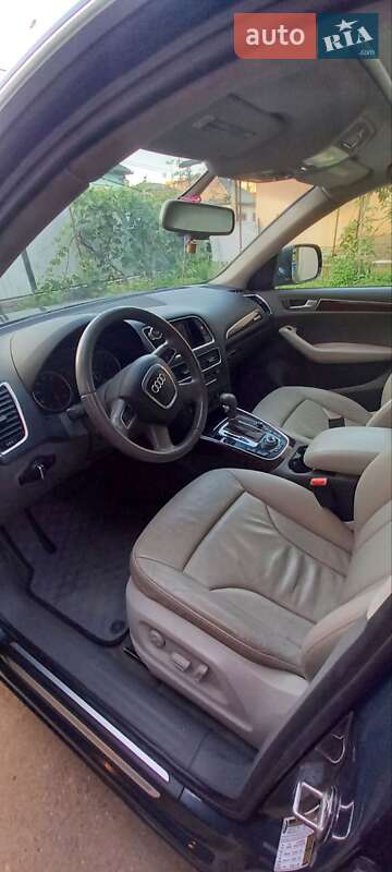 Внедорожник / Кроссовер Audi Q5 2010 в Виноградове