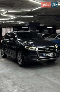 Внедорожник / Кроссовер Audi Q5 2017 в 