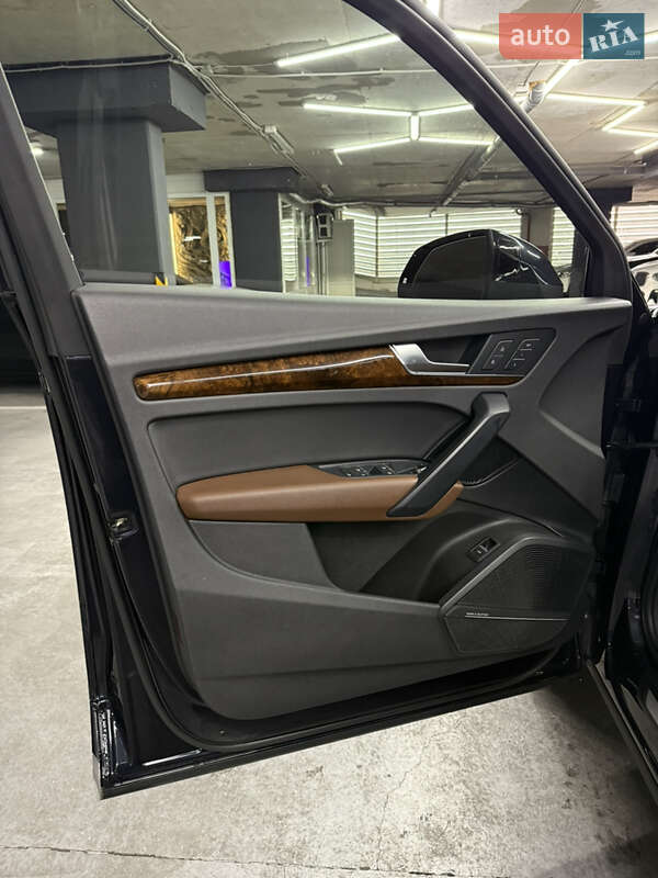 Внедорожник / Кроссовер Audi Q5 2017 в Одессе
