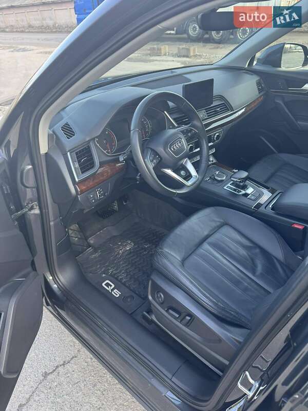 Позашляховик / Кросовер Audi Q5 2017 в Тернополі