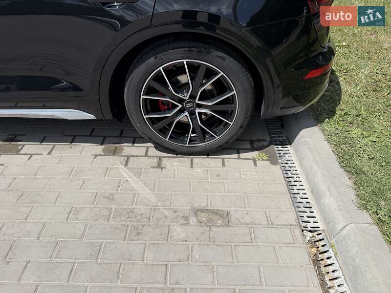 Внедорожник / Кроссовер Audi Q5 2020 в Тернополе