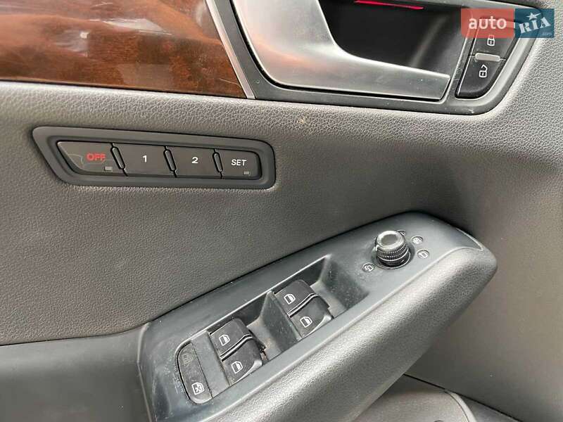 Внедорожник / Кроссовер Audi Q5 2011 в Киеве