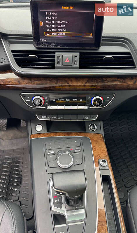 Внедорожник / Кроссовер Audi Q5 2017 в Черновцах