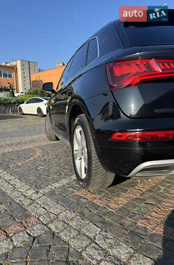 Внедорожник / Кроссовер Audi Q5 2017 в 