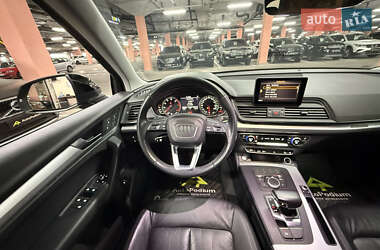 Внедорожник / Кроссовер Audi Q5 2017 в 