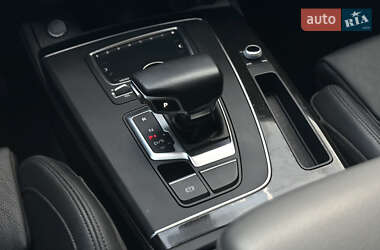 Внедорожник / Кроссовер Audi Q5 2018 в 
