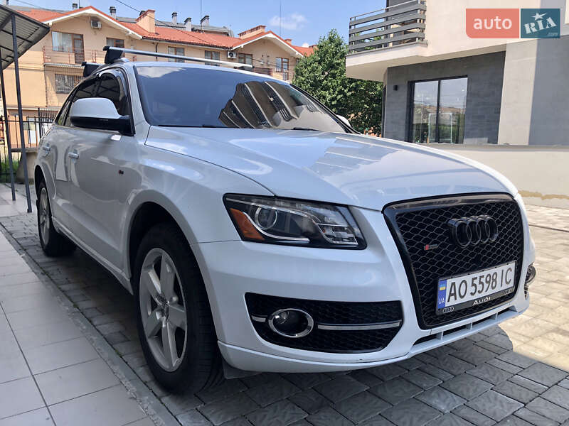 Позашляховик / Кросовер Audi Q5 2012 в Ужгороді