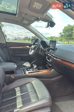 Внедорожник / Кроссовер Audi Q5 2021 в 