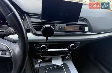 Внедорожник / Кроссовер Audi Q5 2017 в 