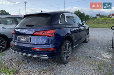 Внедорожник / Кроссовер Audi Q5 2018 в 