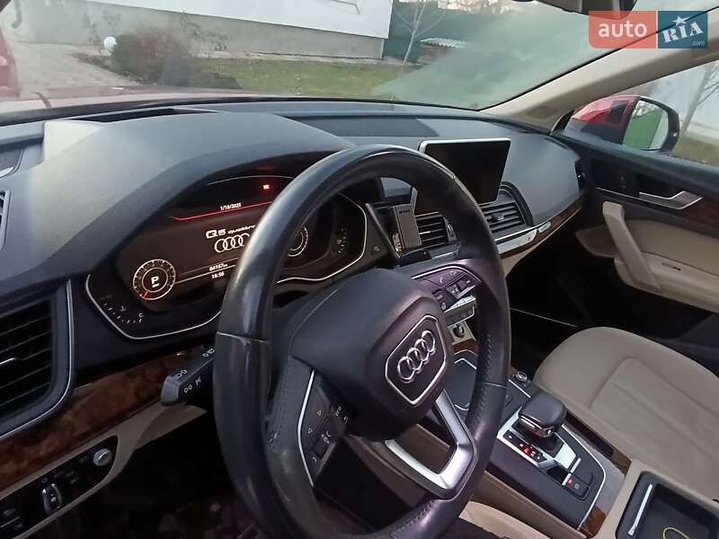Позашляховик / Кросовер Audi Q5 2018 в Львові