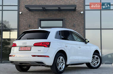 Внедорожник / Кроссовер Audi Q5 2018 в 