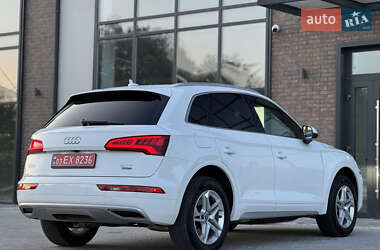 Внедорожник / Кроссовер Audi Q5 2018 в 