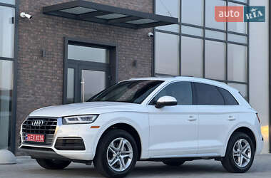 Внедорожник / Кроссовер Audi Q5 2018 в 