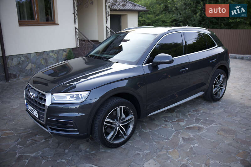 Внедорожник / Кроссовер Audi Q5 2017 в 