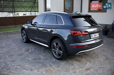 Внедорожник / Кроссовер Audi Q5 2017 в 
