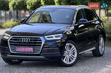 Внедорожник / Кроссовер Audi Q5 2018 в 
