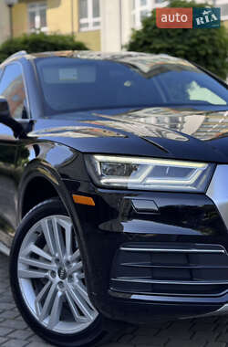 Внедорожник / Кроссовер Audi Q5 2018 в 