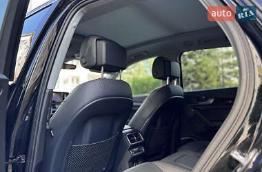 Внедорожник / Кроссовер Audi Q5 2018 в 