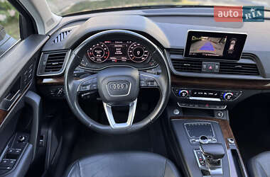 Внедорожник / Кроссовер Audi Q5 2018 в 