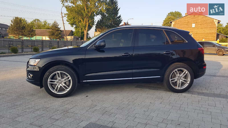 Внедорожник / Кроссовер Audi Q5 2015 в Городке