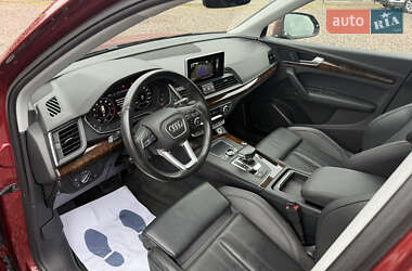 Внедорожник / Кроссовер Audi Q5 2018 в 