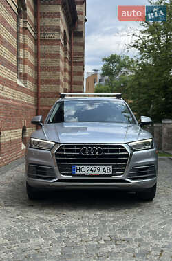 Внедорожник / Кроссовер Audi Q5 2017 в 