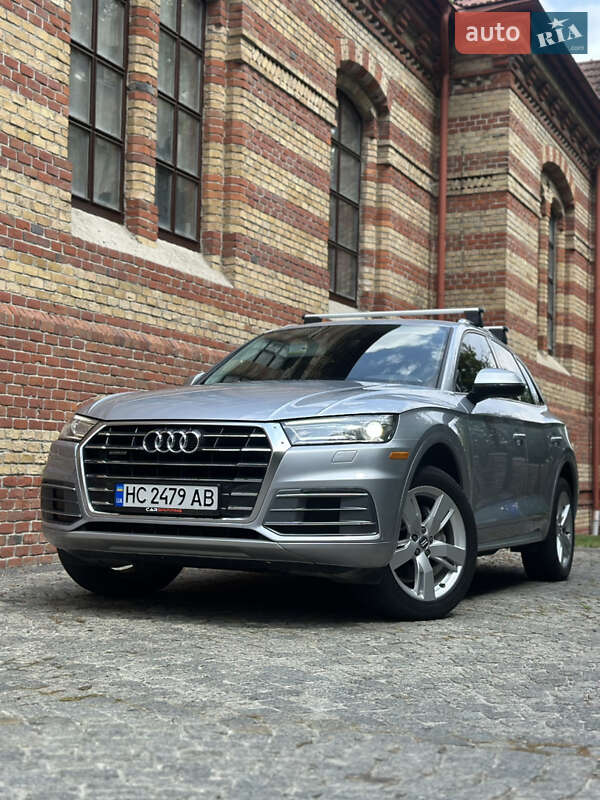 Внедорожник / Кроссовер Audi Q5 2017 в 