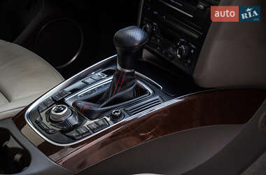 Внедорожник / Кроссовер Audi Q5 2011 в 