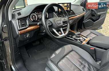 Внедорожник / Кроссовер Audi Q5 2022 в 