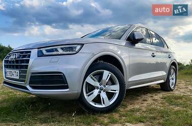 Внедорожник / Кроссовер Audi Q5 2017 в 