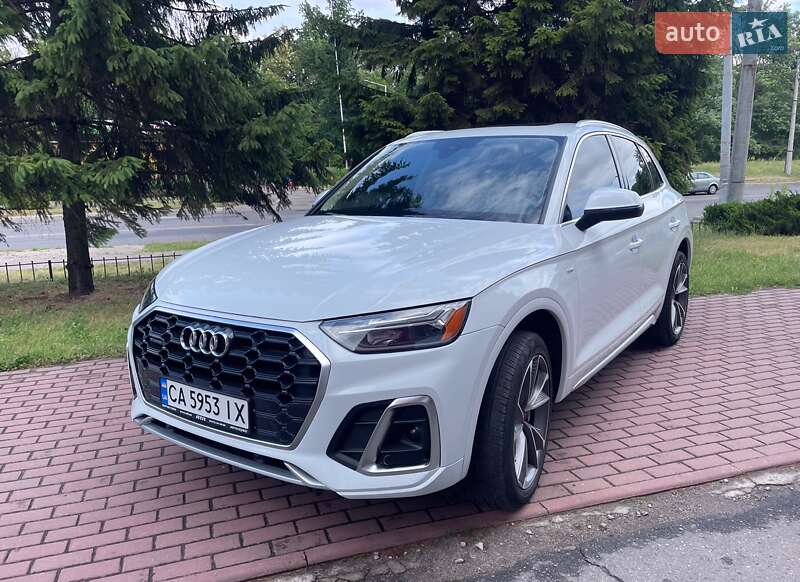 Внедорожник / Кроссовер Audi Q5 2021 в Киеве