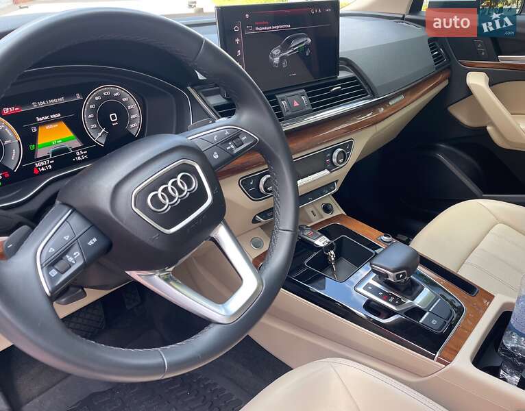 Внедорожник / Кроссовер Audi Q5 2021 в Киеве