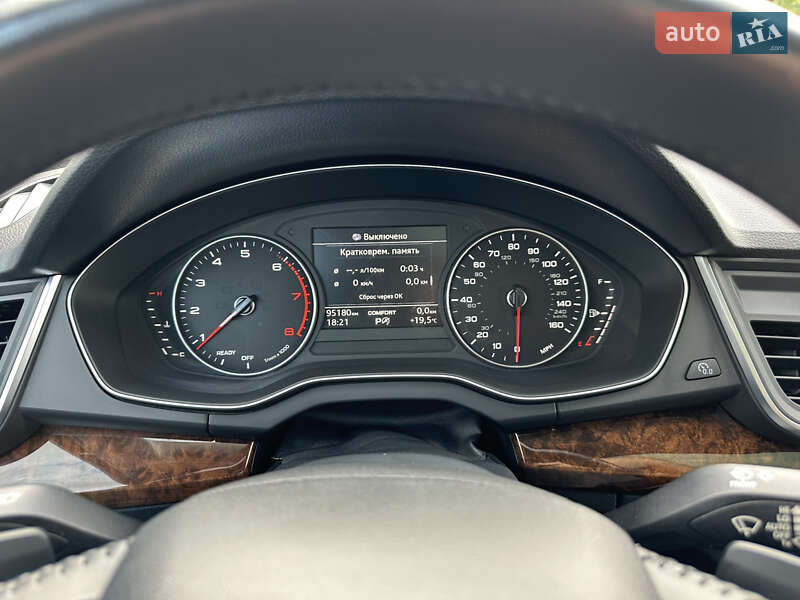 Внедорожник / Кроссовер Audi Q5 2017 в Киеве