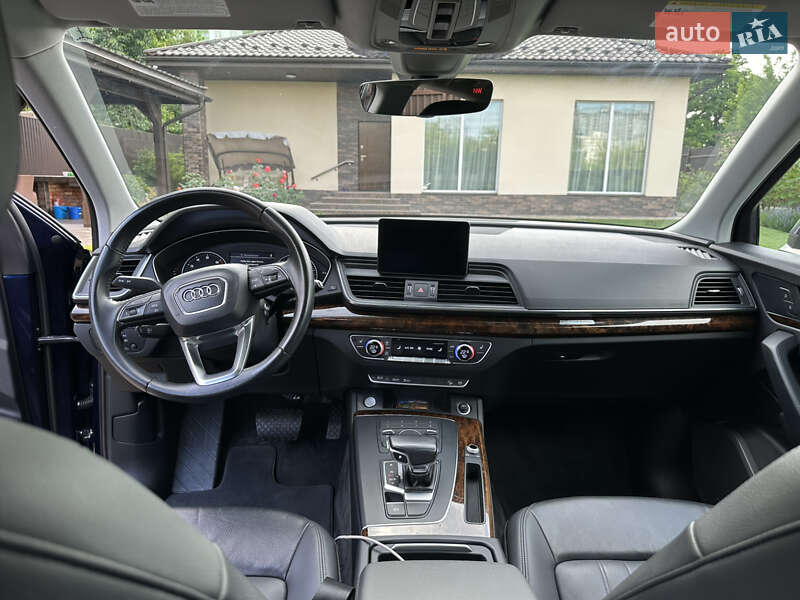 Внедорожник / Кроссовер Audi Q5 2017 в Киеве