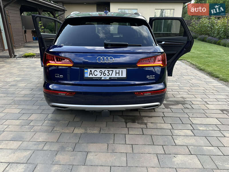 Внедорожник / Кроссовер Audi Q5 2017 в Киеве