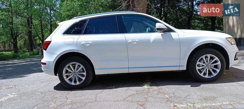 Внедорожник / Кроссовер Audi Q5 2013 в Желтых Водах