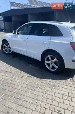 Внедорожник / Кроссовер Audi Q5 2009 в 