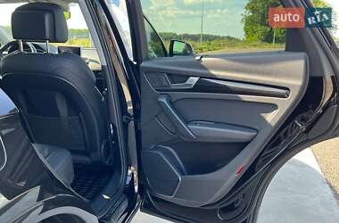 Внедорожник / Кроссовер Audi Q5 2018 в 