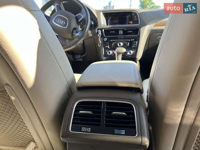 Внедорожник / Кроссовер Audi Q5 2016 в Киеве